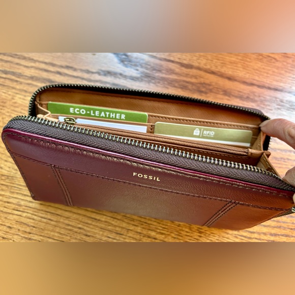 NEW Fossil Genuine Leather Wallet - Picture 4 of 6